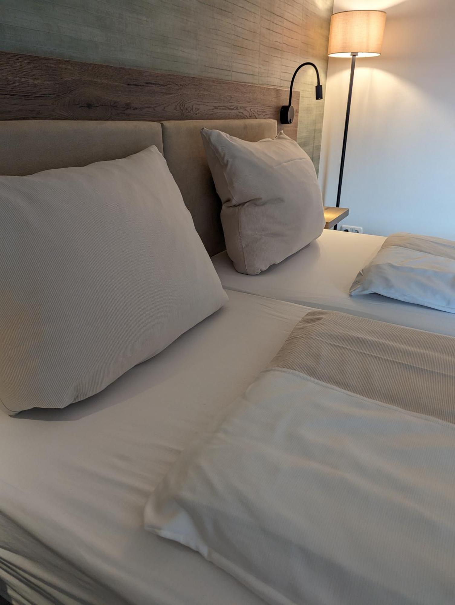 Paga - Parkgaststaette Hotel Ehrenburg Luaran gambar