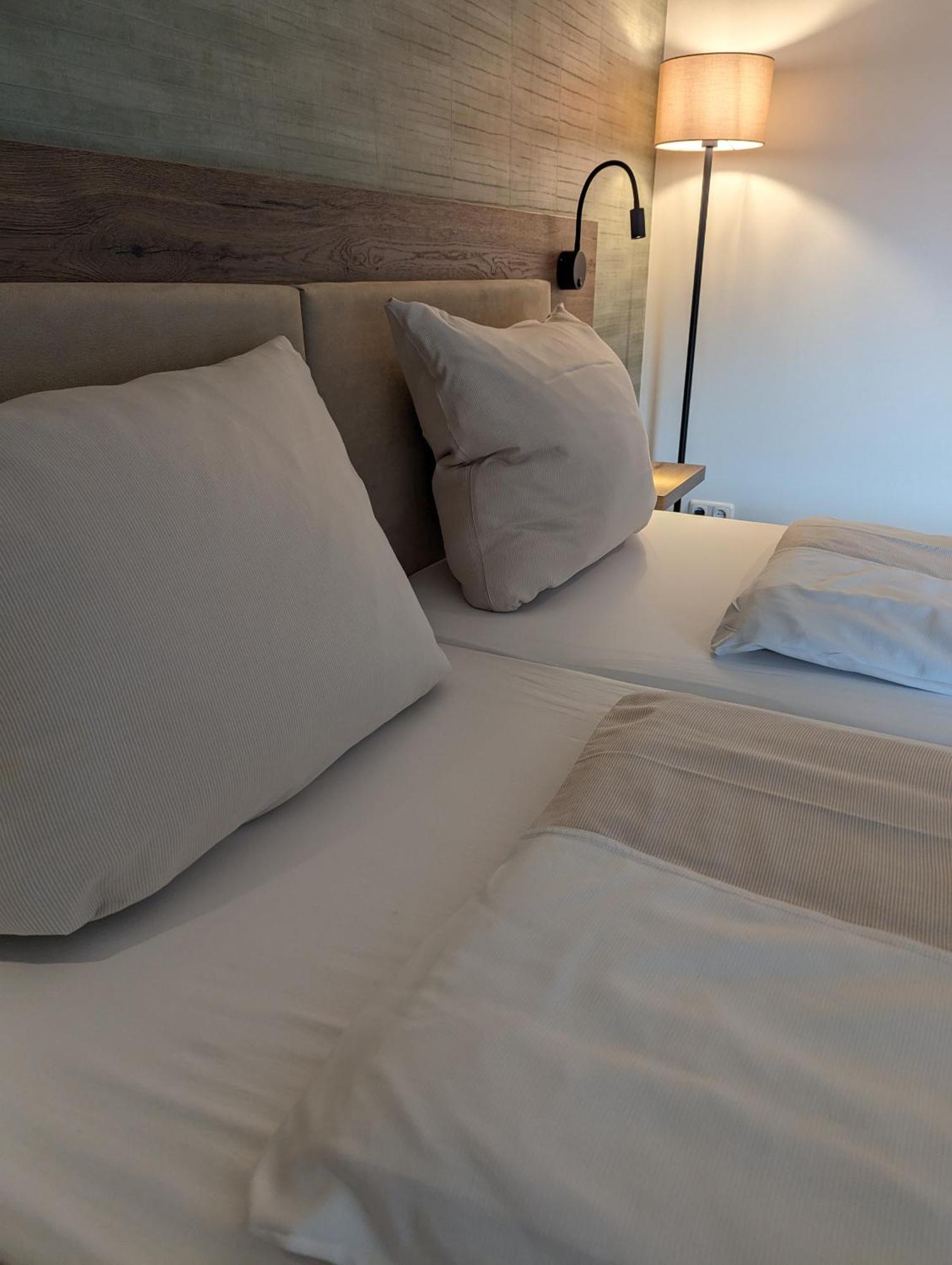 Paga - Parkgaststaette Hotel Ehrenburg Luaran gambar