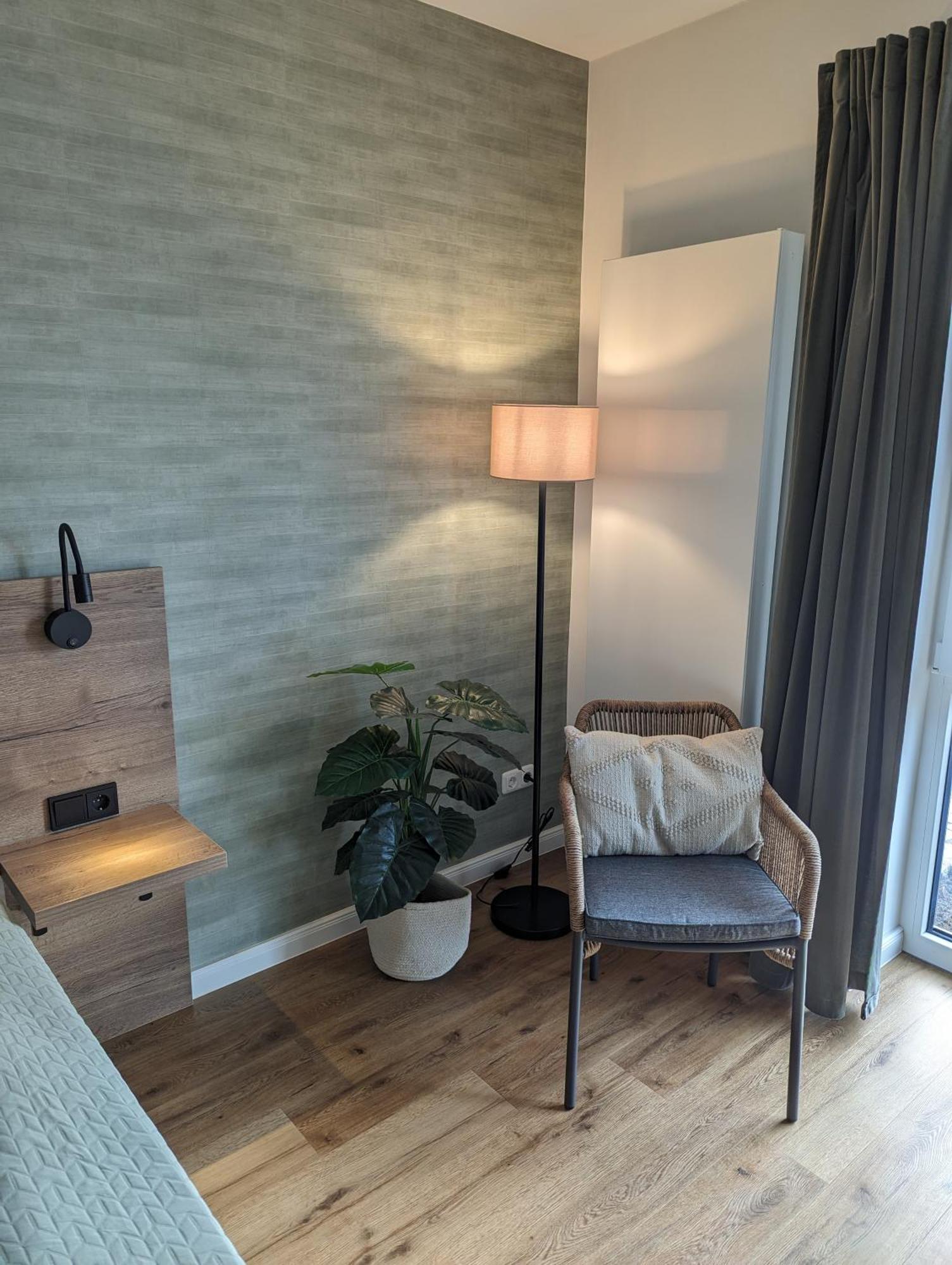 Paga - Parkgaststaette Hotel Ehrenburg Luaran gambar